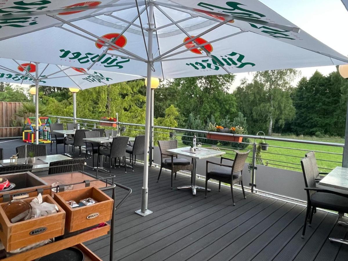 Hotel Und Restaurant Zum Bunten Hirsch Mirow Exterior foto